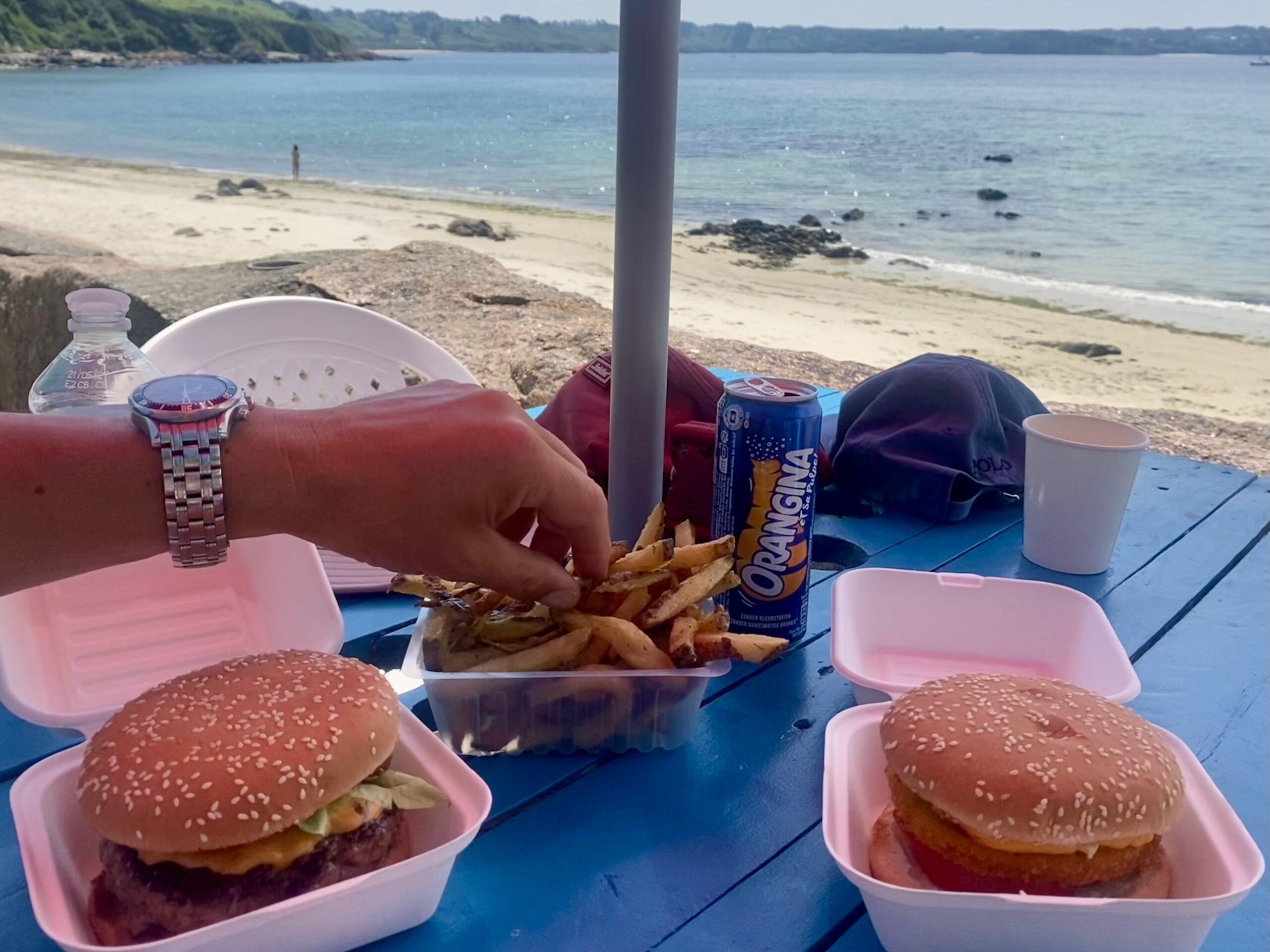 Top burger on the beach and Jen went for a chicken burger this time!